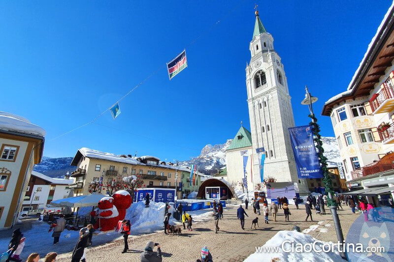 Il campanile di Cortina e la conchiglia