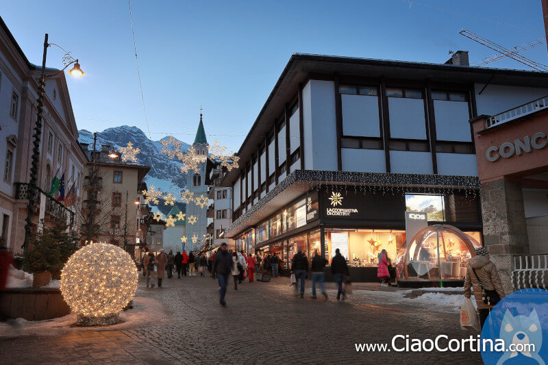 The Cortina Cooperative as seen from the Corso Italia