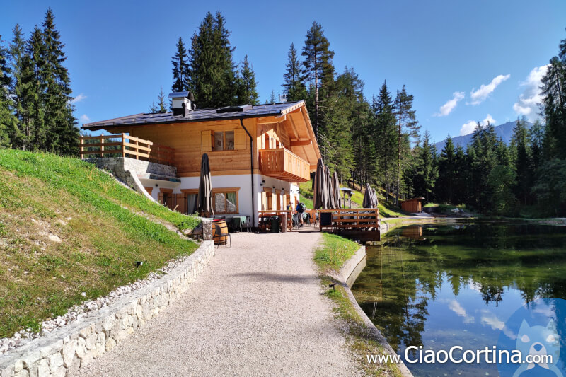 Il ristorante lago d'Ajal a Cortina, recentemente ristrutturato