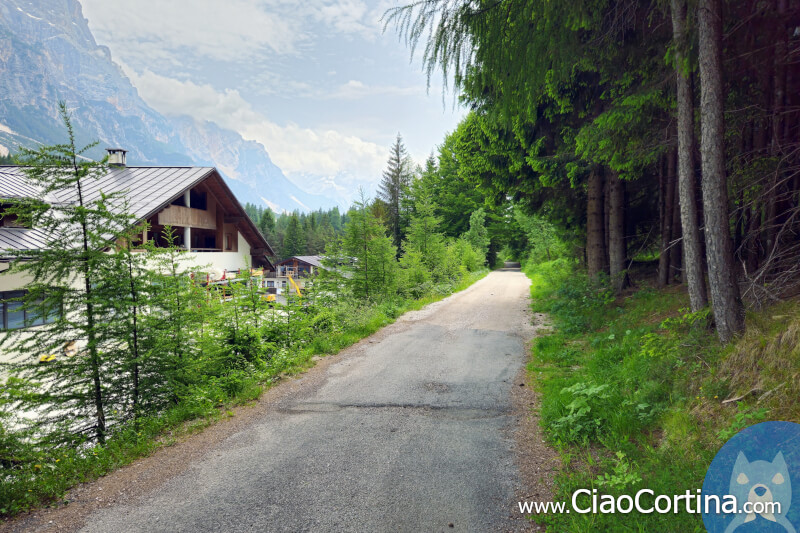 The road that leads from Zuel to Pian da Lago