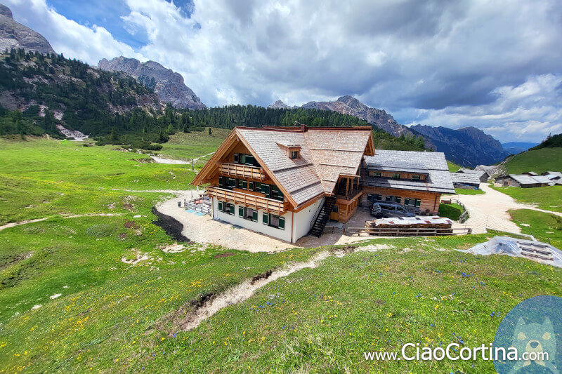 Il rifugio visto dall'alto