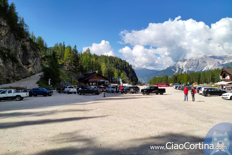 The Rio Gere parking lot, starting point of the Dolomieu trail