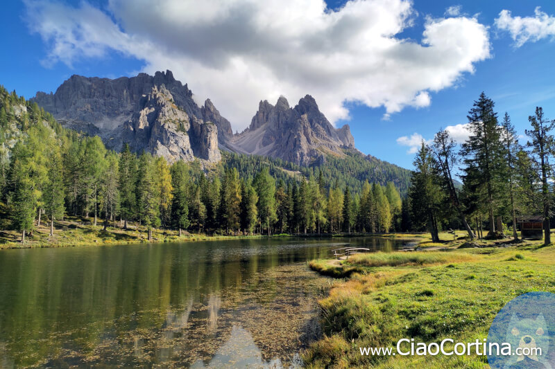 Cime dolomitiche sul lago d'Antorno