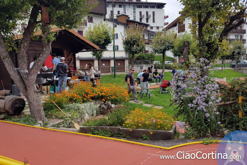 Some players of the minigolf of Cortina d'Ampezzo