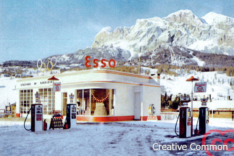 The Esso gas station in Cortina