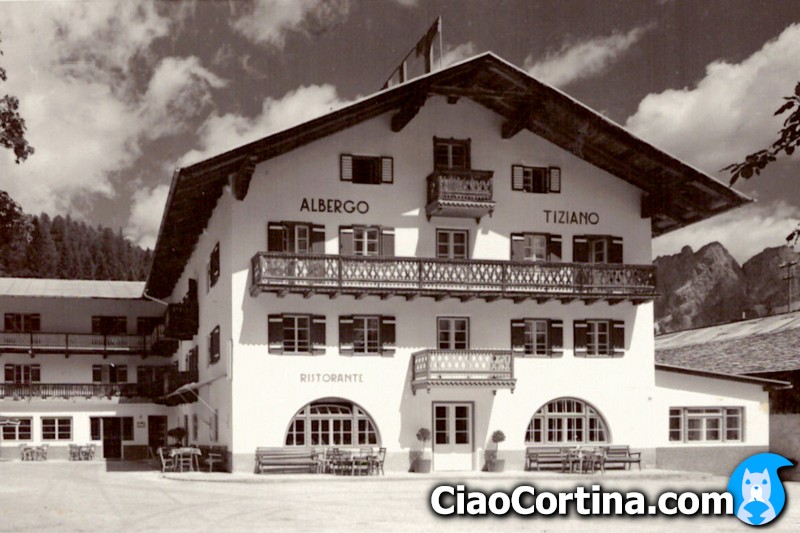 Historic postcard of the Tiziano hotel in Cortina, Italy