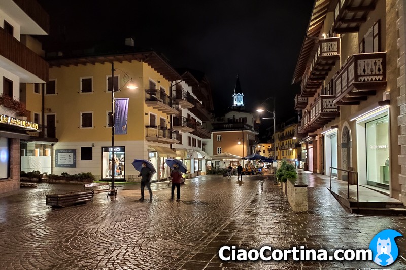 Corso Italia in Cortina almost deserted on a rainy day