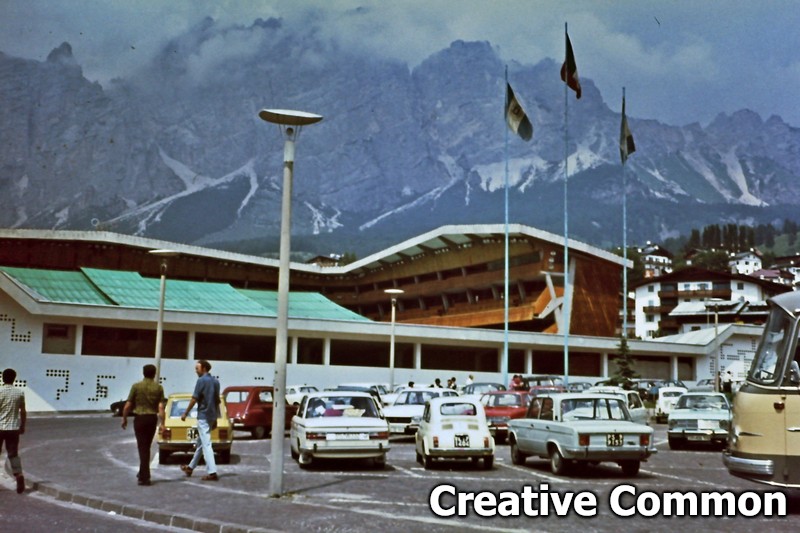 Lo stadio del Ghiaccio di Cortina in una fotografia storica del 1971