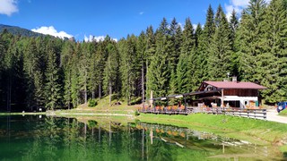 Hike in Cortina from Pianozes lake to Ajal lake