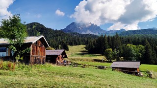 Hike from Valbona to Malga Maraia