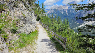 Hike from Fiames to the mountain saddle of Posporcora