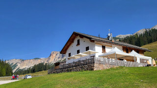 Hike in Cortina from Sant'Uberto parking to Ra Stua